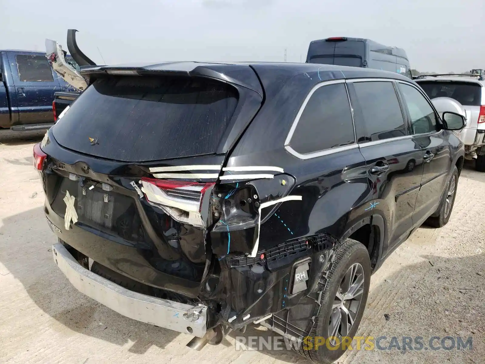 4 Фотография поврежденного автомобиля 5TDZZRFHXKS364831 TOYOTA HIGHLANDER 2019