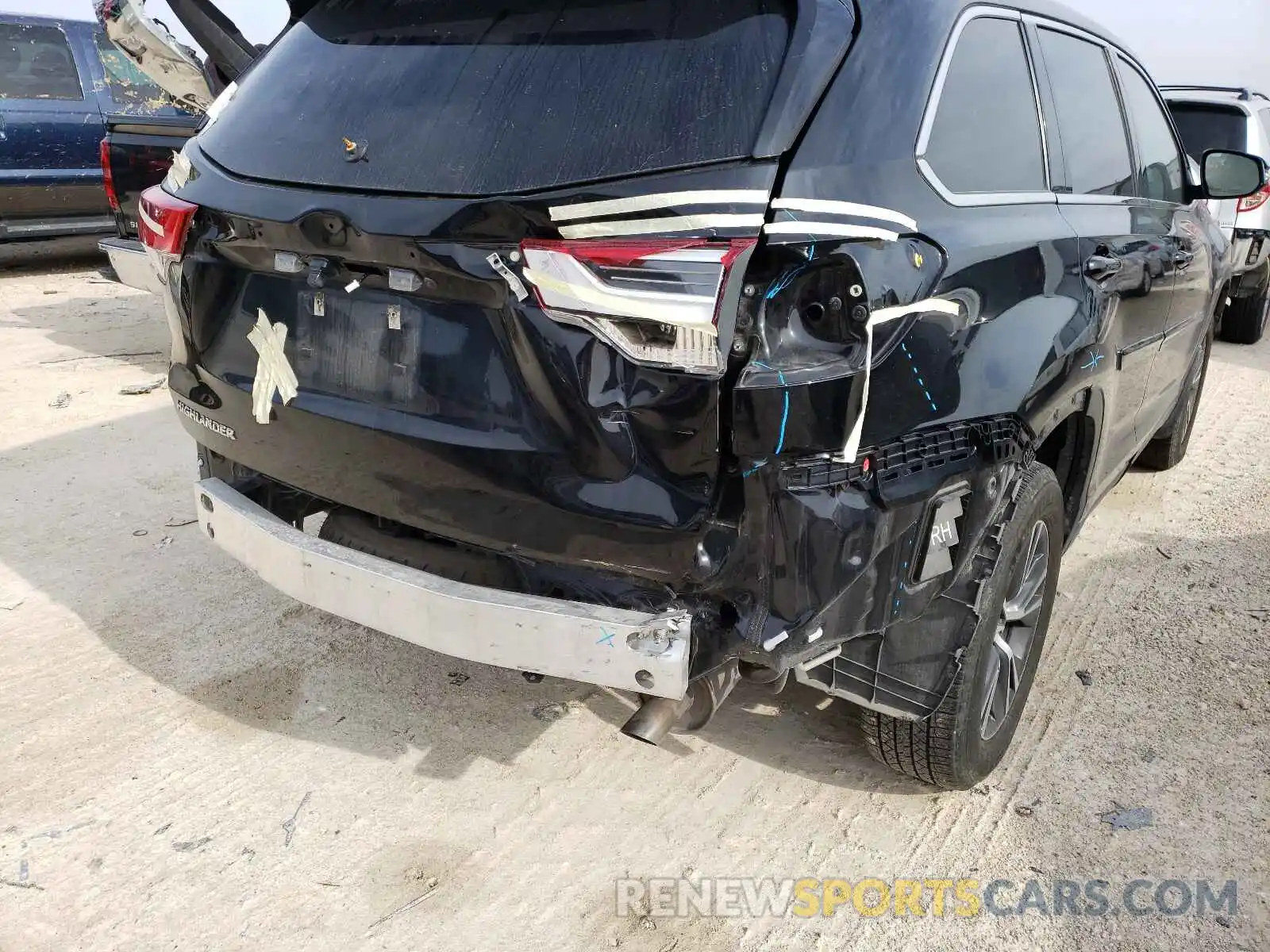 9 Фотография поврежденного автомобиля 5TDZZRFHXKS364831 TOYOTA HIGHLANDER 2019