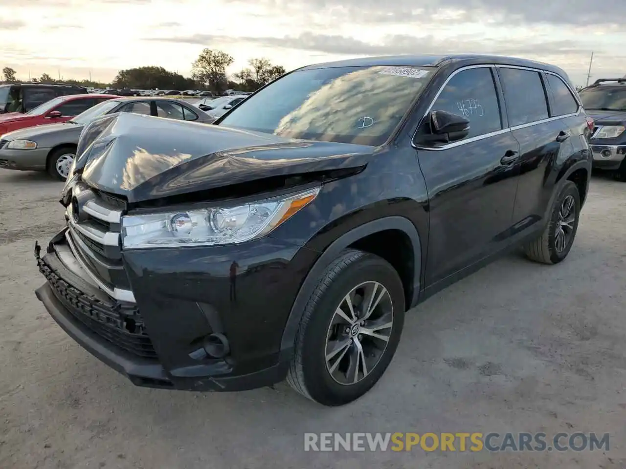 2 Фотография поврежденного автомобиля 5TDZZRFHXKS365428 TOYOTA HIGHLANDER 2019