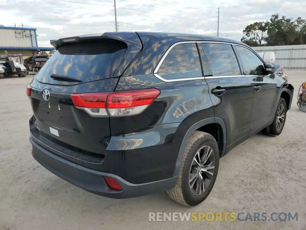 4 Фотография поврежденного автомобиля 5TDZZRFHXKS365428 TOYOTA HIGHLANDER 2019