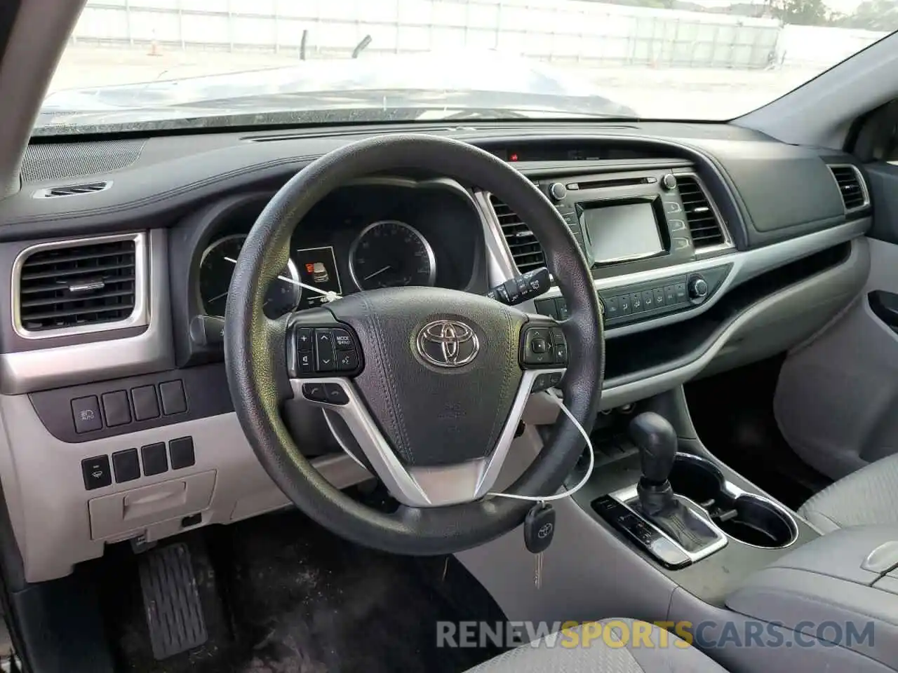 9 Фотография поврежденного автомобиля 5TDZZRFHXKS365428 TOYOTA HIGHLANDER 2019