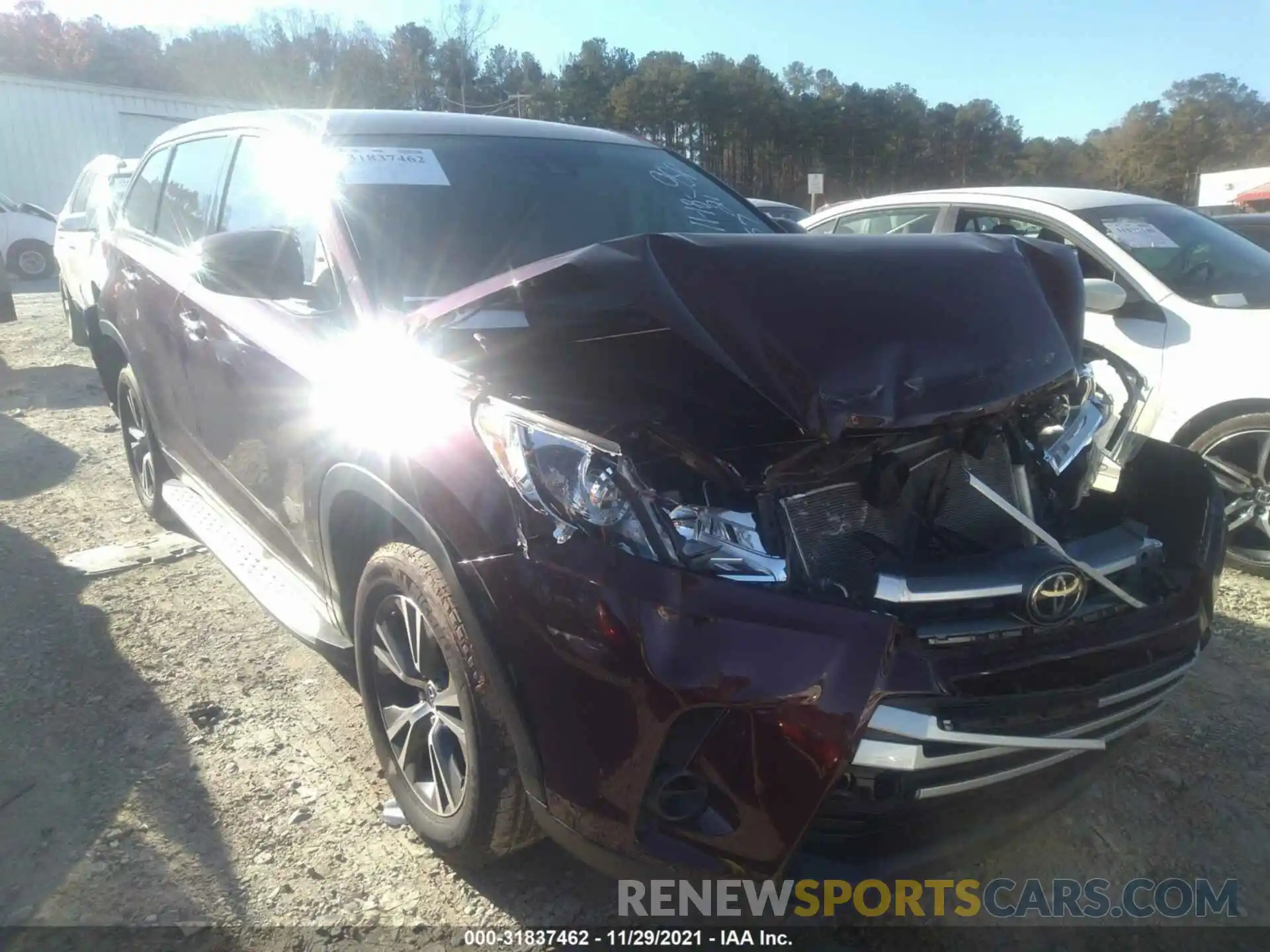 1 Photograph of a damaged car 5TDZZRFHXKS365557 TOYOTA HIGHLANDER 2019