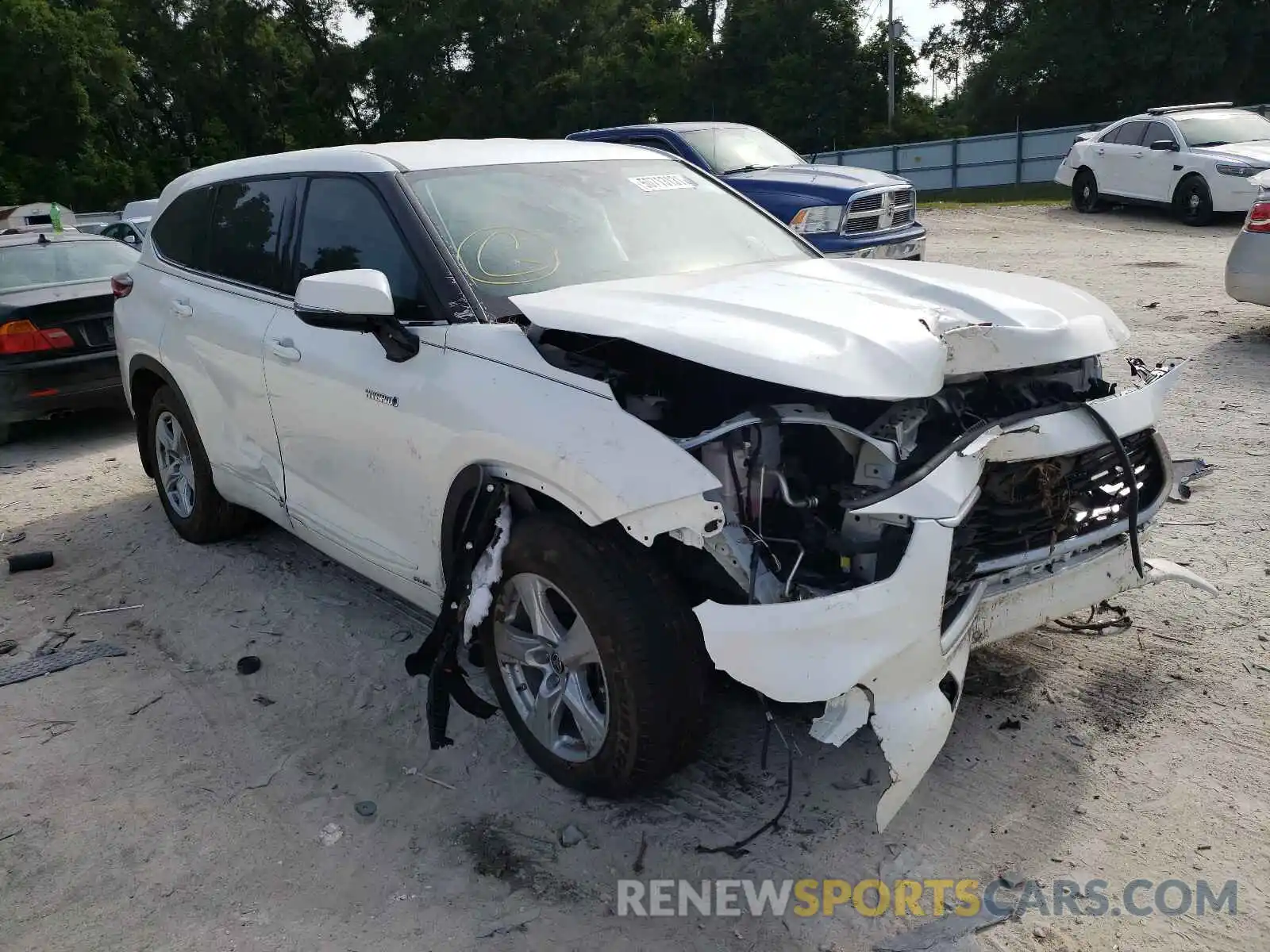 1 Photograph of a damaged car 5TDBBRCH0LS511637 TOYOTA HIGHLANDER 2020