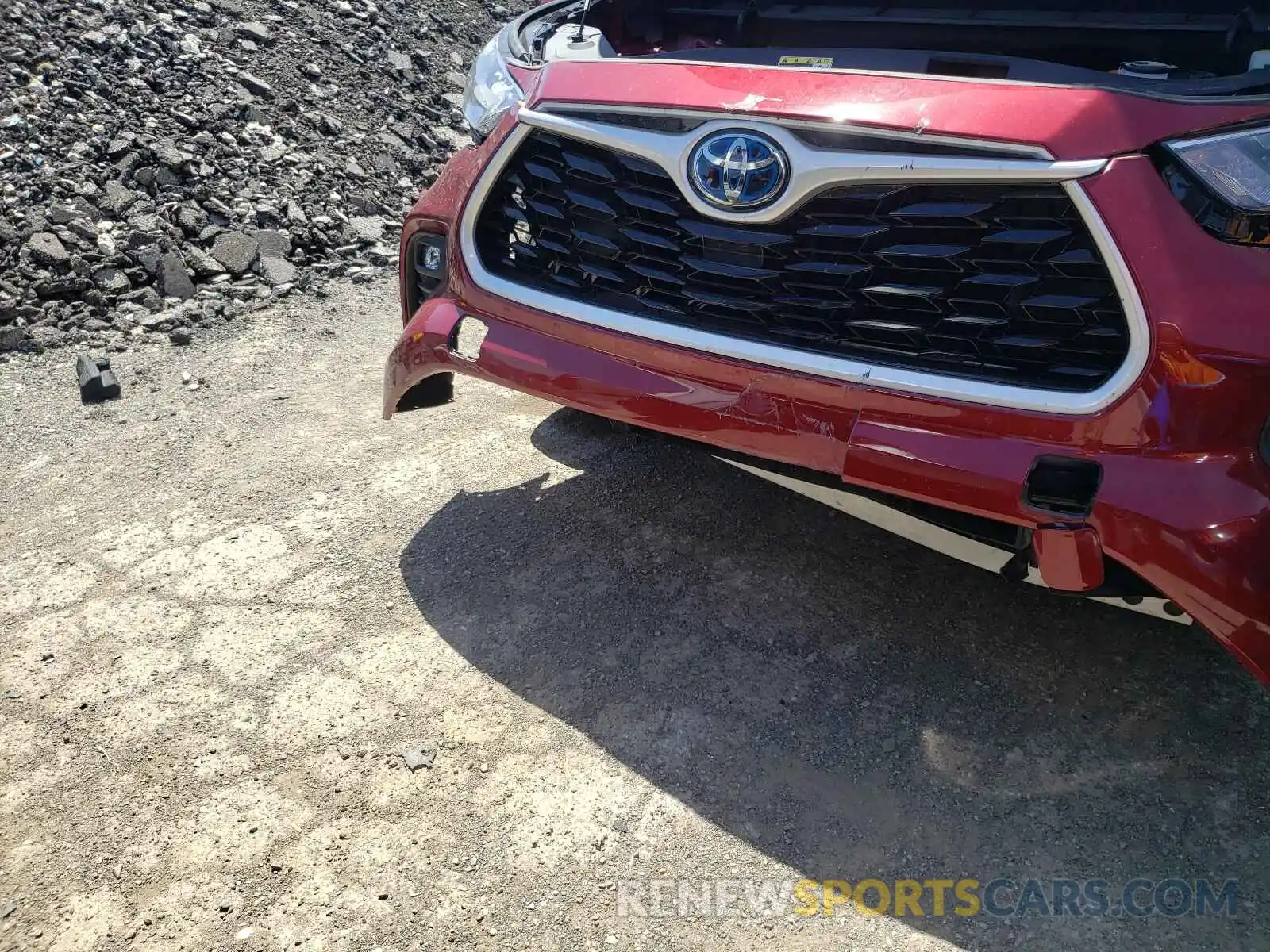 10 Photograph of a damaged car 5TDBBRCH1LS003435 TOYOTA HIGHLANDER 2020