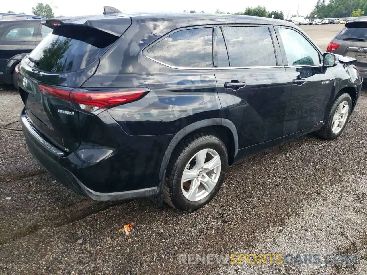 4 Photograph of a damaged car 5TDBBRCH1LS502834 TOYOTA HIGHLANDER 2020