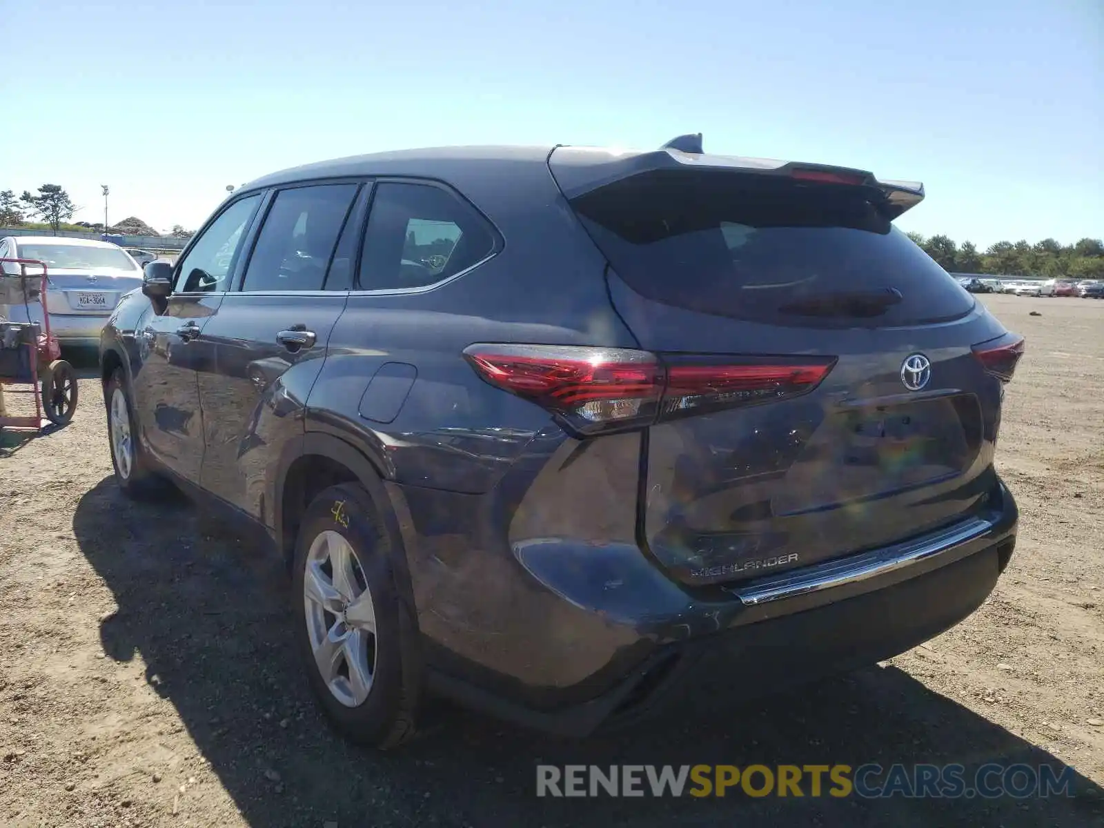 3 Photograph of a damaged car 5TDBBRCH2LS502891 TOYOTA HIGHLANDER 2020