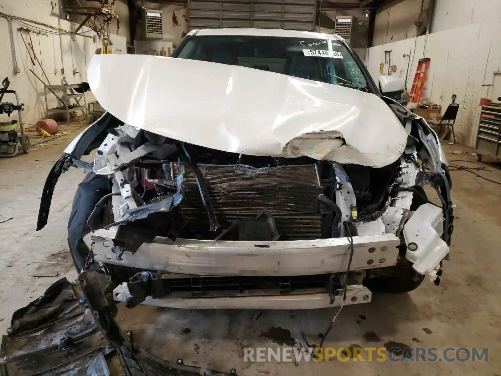 9 Photograph of a damaged car 5TDBBRCH3LS001783 TOYOTA HIGHLANDER 2020