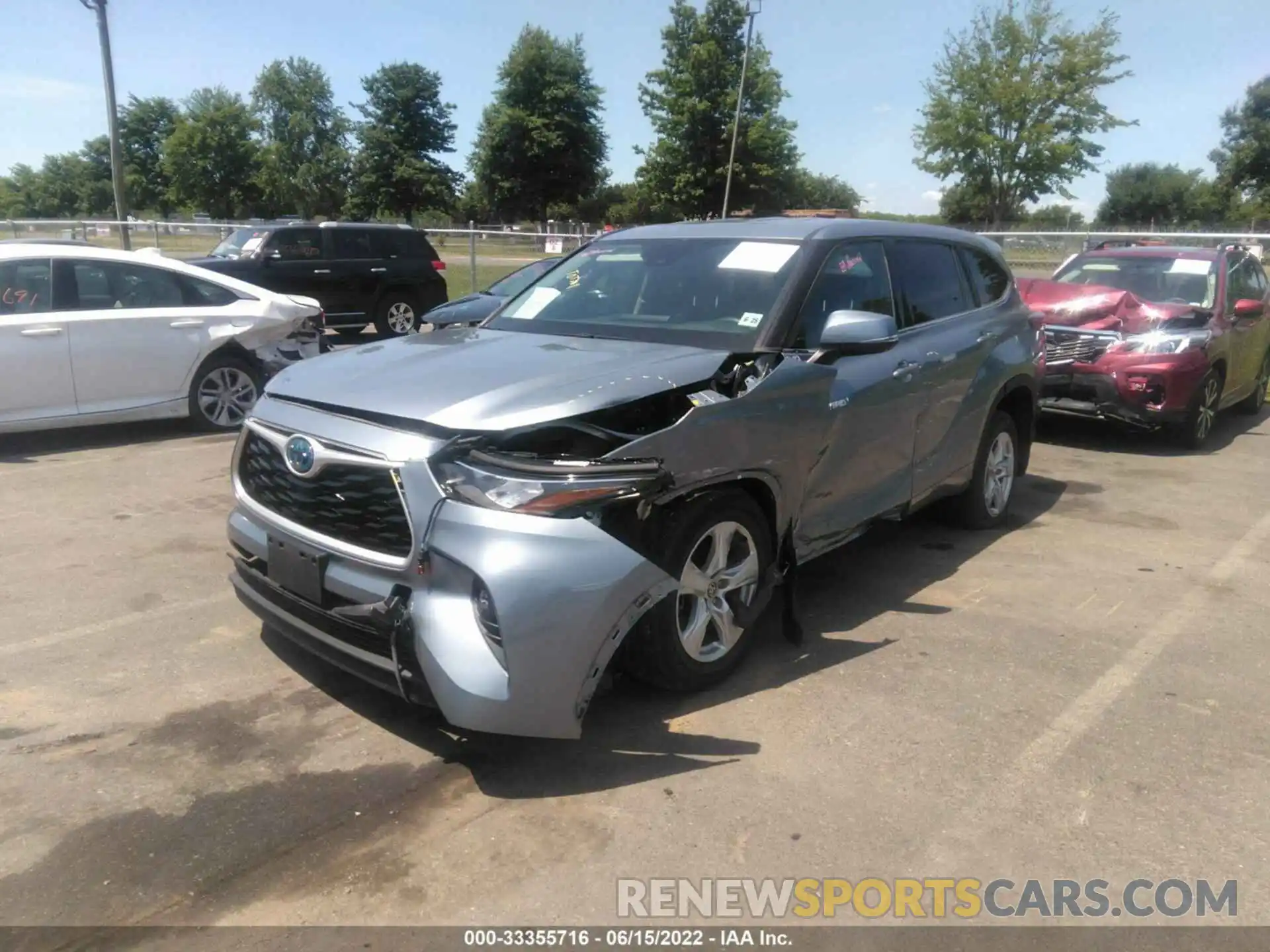 2 Photograph of a damaged car 5TDBBRCH5LS006077 TOYOTA HIGHLANDER 2020