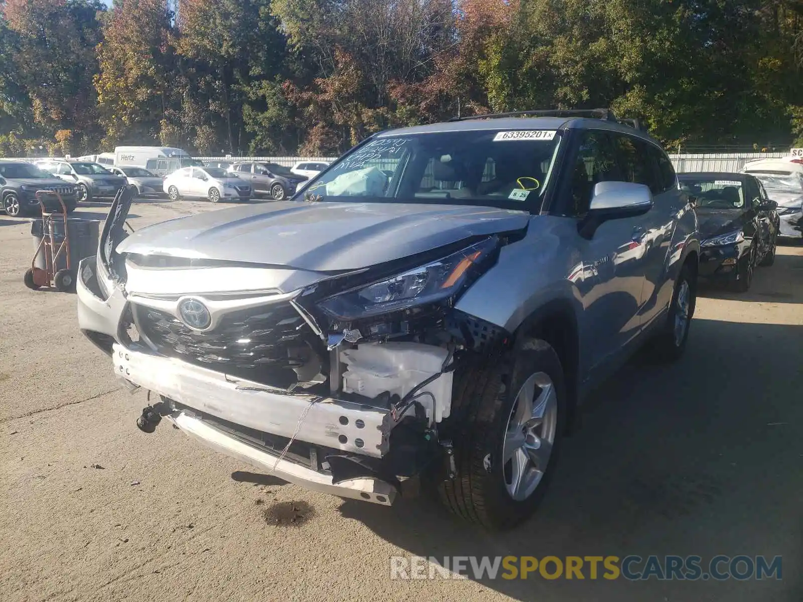 2 Photograph of a damaged car 5TDBBRCH6LS006136 TOYOTA HIGHLANDER 2020