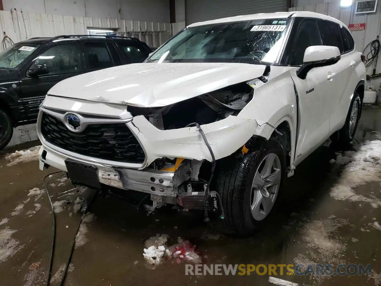 2 Photograph of a damaged car 5TDBBRCH6LS501453 TOYOTA HIGHLANDER 2020