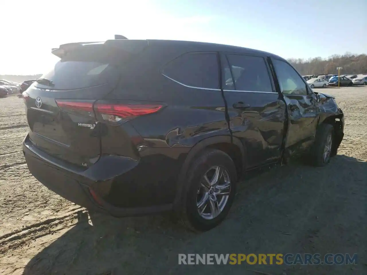 4 Photograph of a damaged car 5TDBBRCH6LS507415 TOYOTA HIGHLANDER 2020