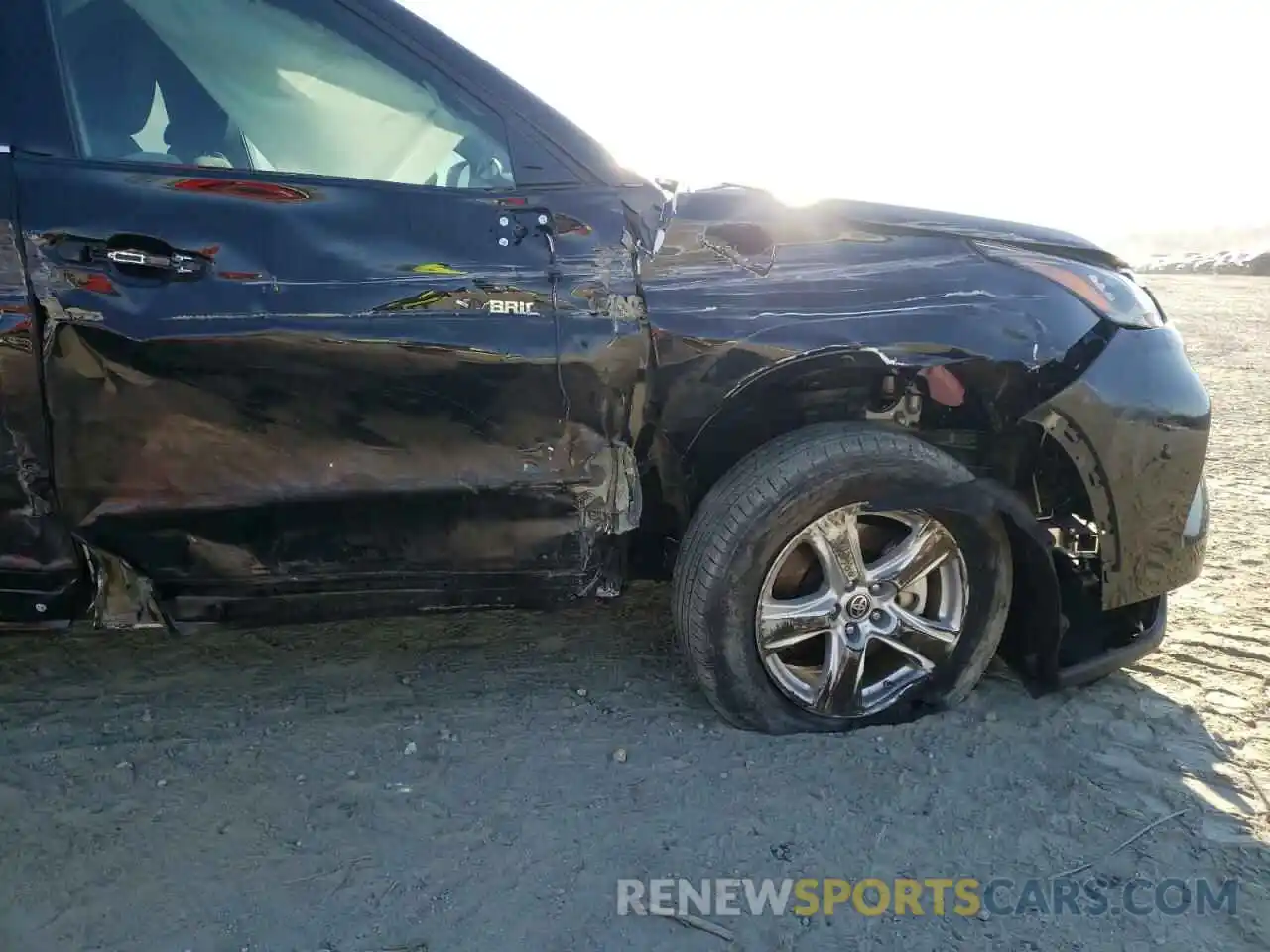 9 Photograph of a damaged car 5TDBBRCH6LS507415 TOYOTA HIGHLANDER 2020