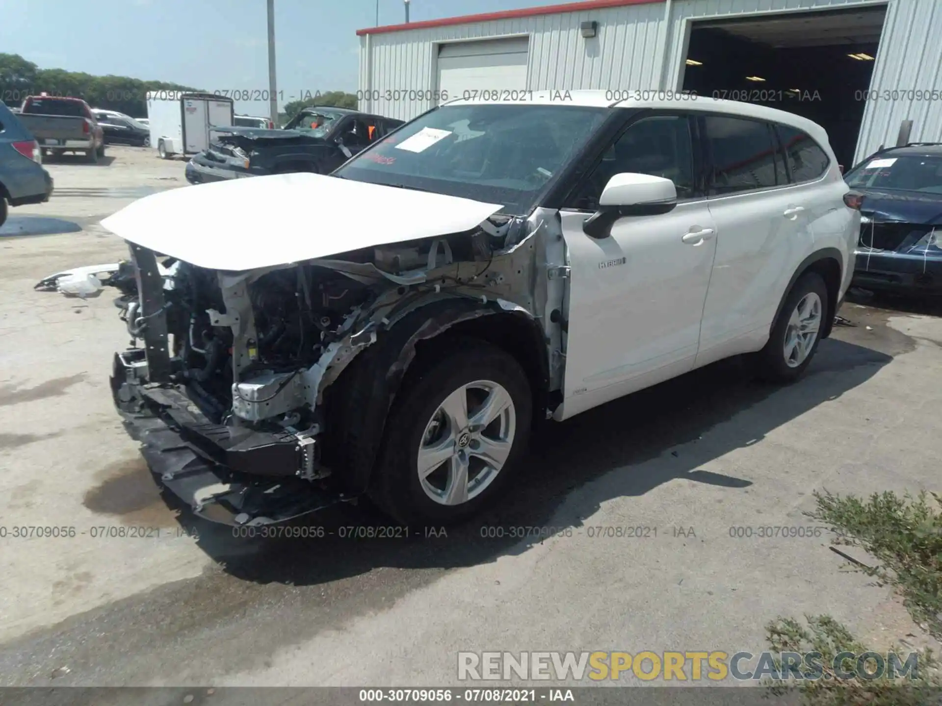 2 Photograph of a damaged car 5TDBBRCH6LS508421 TOYOTA HIGHLANDER 2020