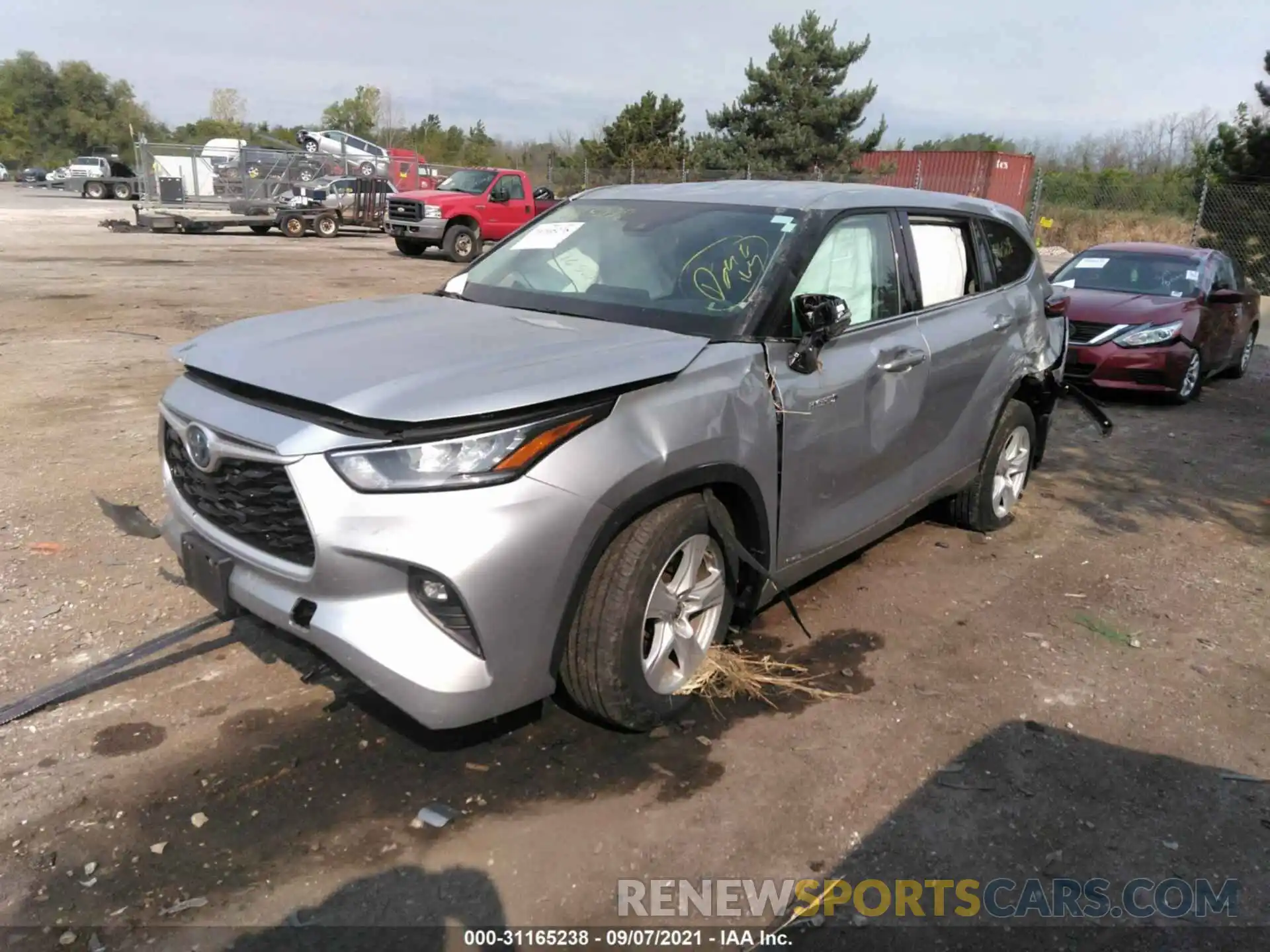 2 Photograph of a damaged car 5TDBBRCH8LS504547 TOYOTA HIGHLANDER 2020