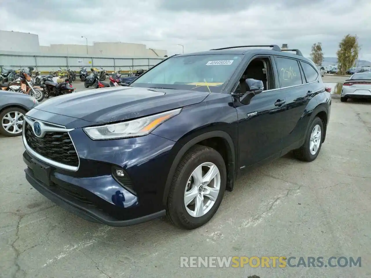 2 Photograph of a damaged car 5TDBBRCH9LS514200 TOYOTA HIGHLANDER 2020