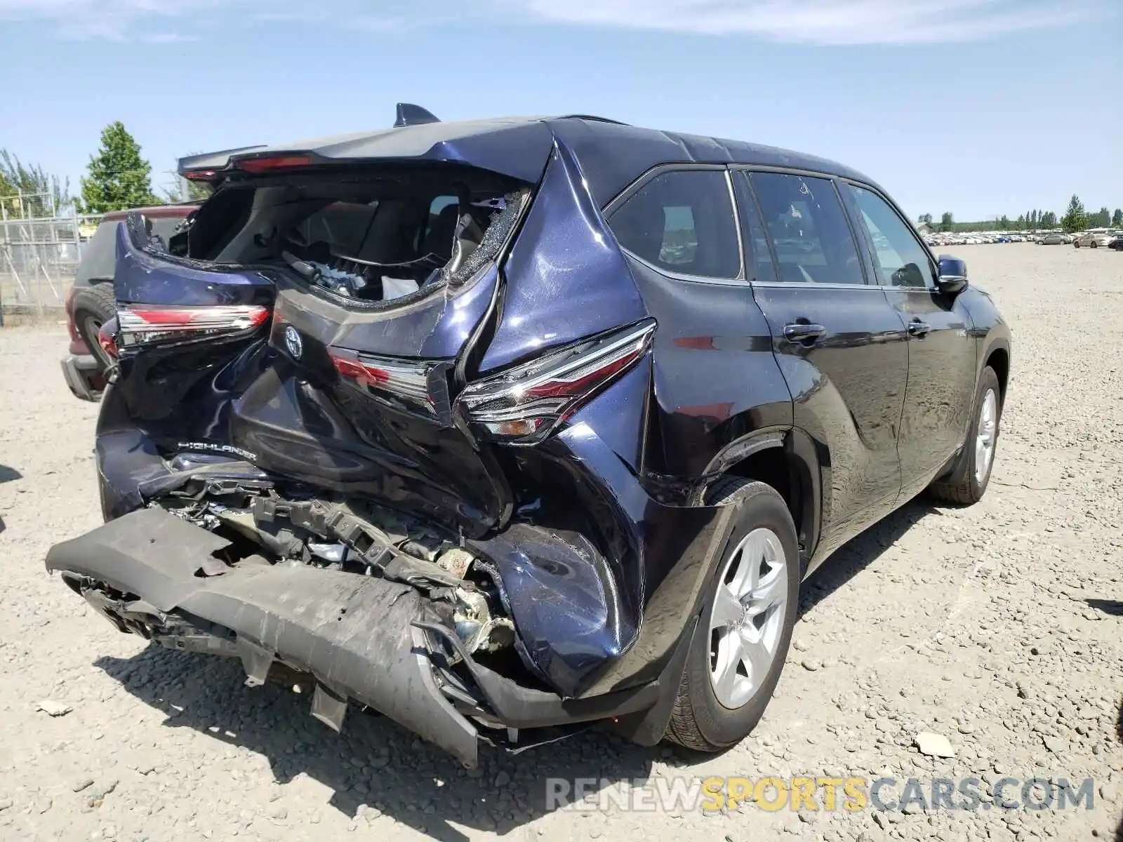 4 Photograph of a damaged car 5TDBBRCHXLS500631 TOYOTA HIGHLANDER 2020