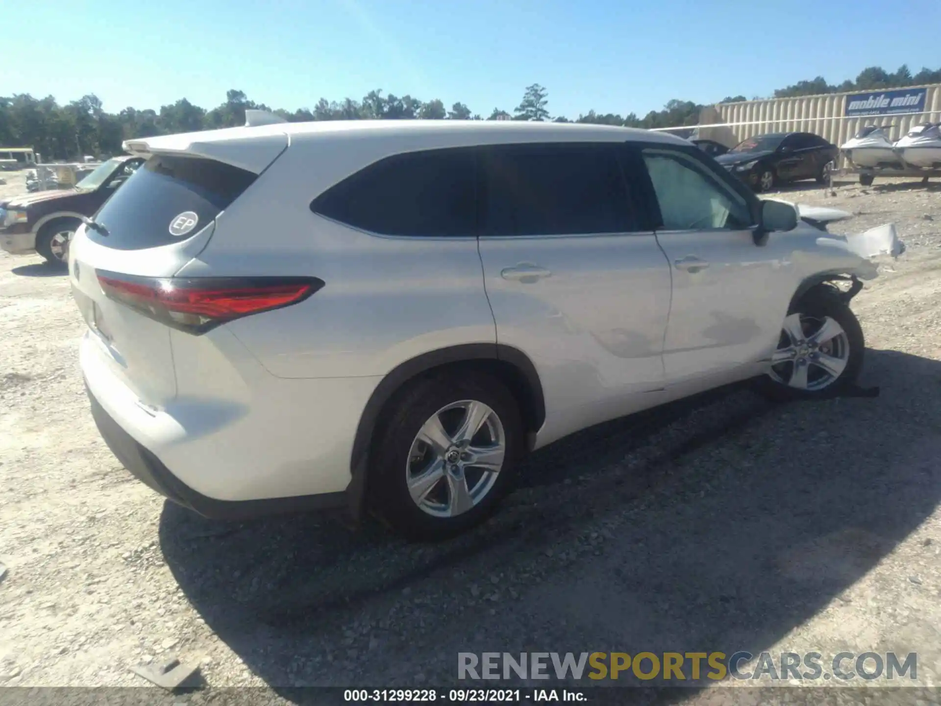 4 Photograph of a damaged car 5TDBZRBH0LS502109 TOYOTA HIGHLANDER 2020