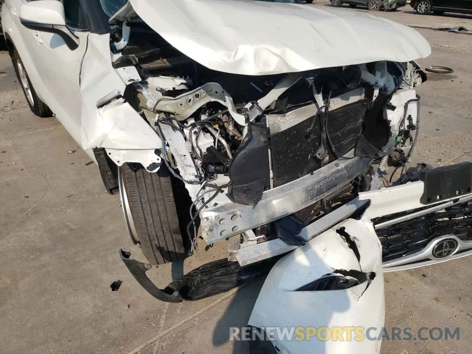 9 Photograph of a damaged car 5TDBZRBH0LS510579 TOYOTA HIGHLANDER 2020