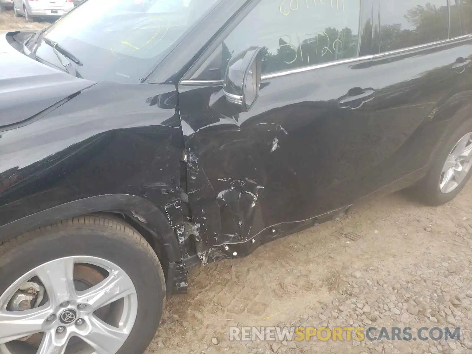 9 Photograph of a damaged car 5TDBZRBH1LS037520 TOYOTA HIGHLANDER 2020