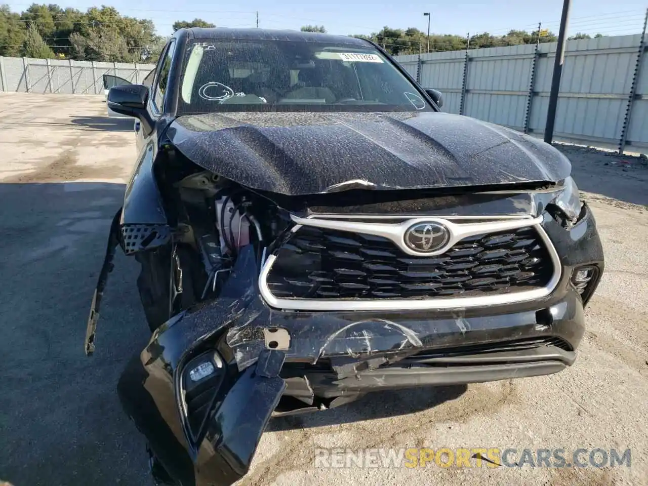 9 Photograph of a damaged car 5TDBZRBH1LS520246 TOYOTA HIGHLANDER 2020