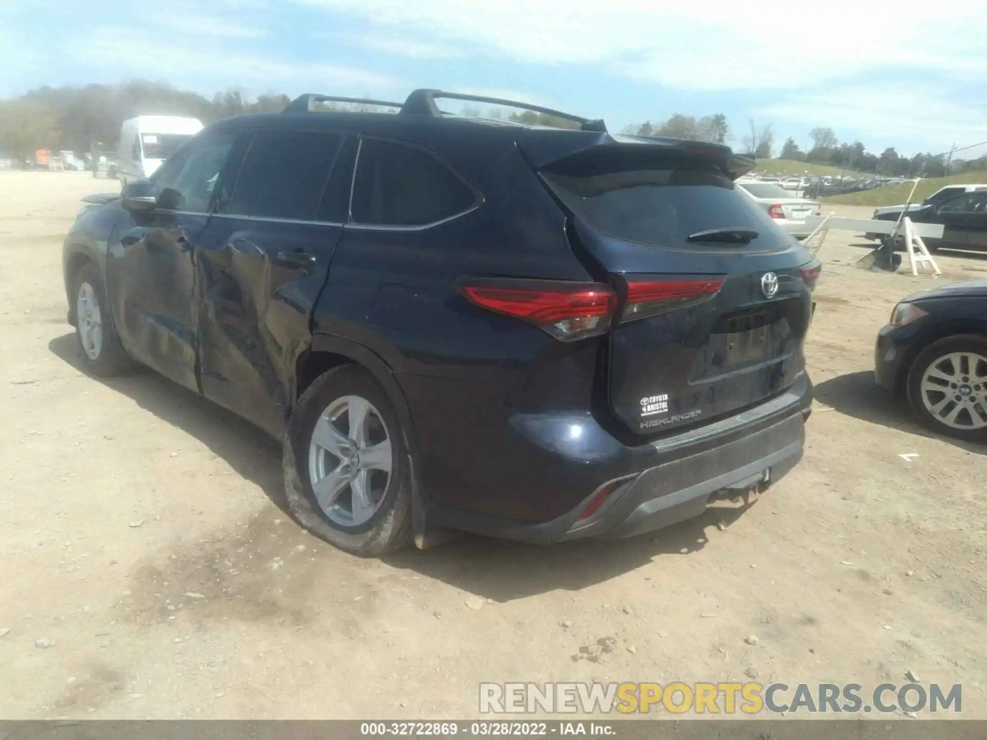 3 Photograph of a damaged car 5TDBZRBH2LS034190 TOYOTA HIGHLANDER 2020