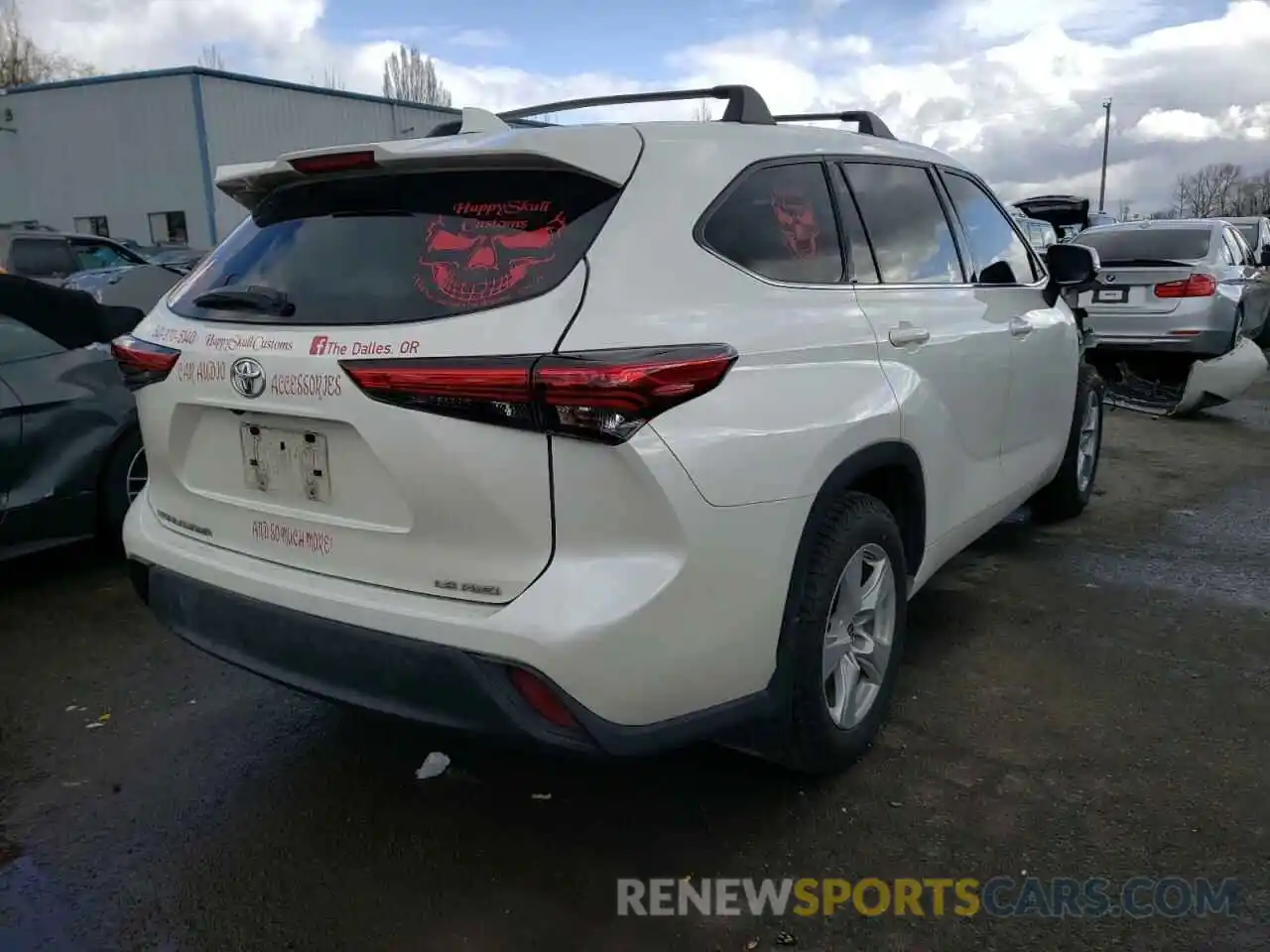 4 Photograph of a damaged car 5TDBZRBH3LS015549 TOYOTA HIGHLANDER 2020