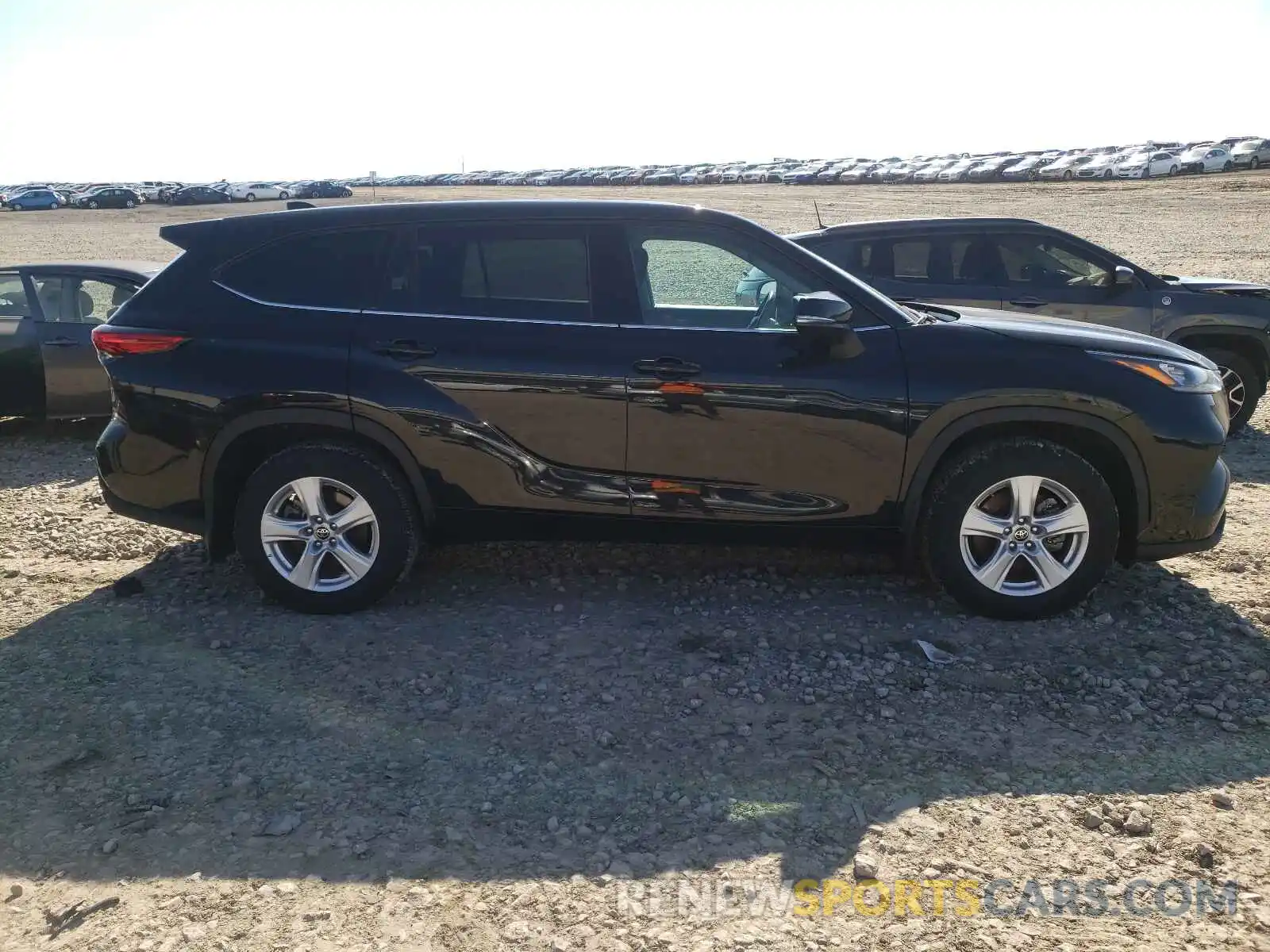 9 Photograph of a damaged car 5TDBZRBH3LS044730 TOYOTA HIGHLANDER 2020