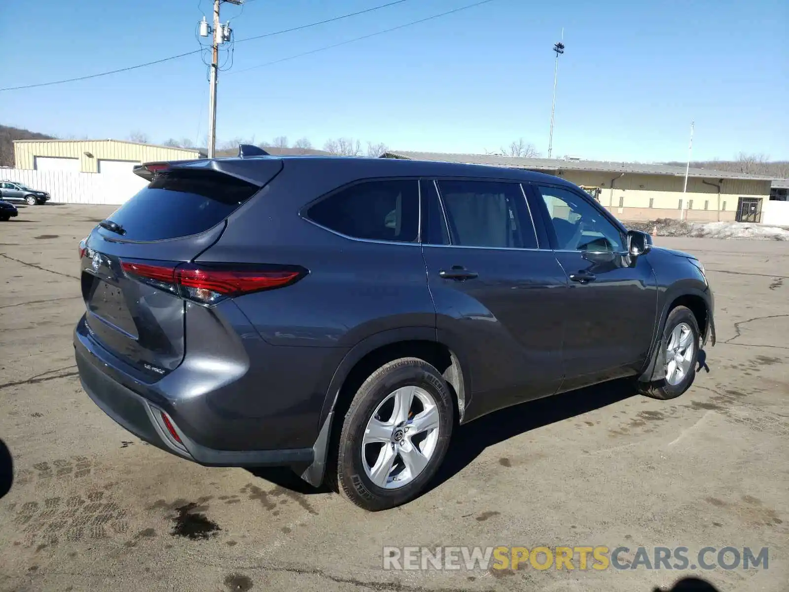 4 Photograph of a damaged car 5TDBZRBH3LS516098 TOYOTA HIGHLANDER 2020