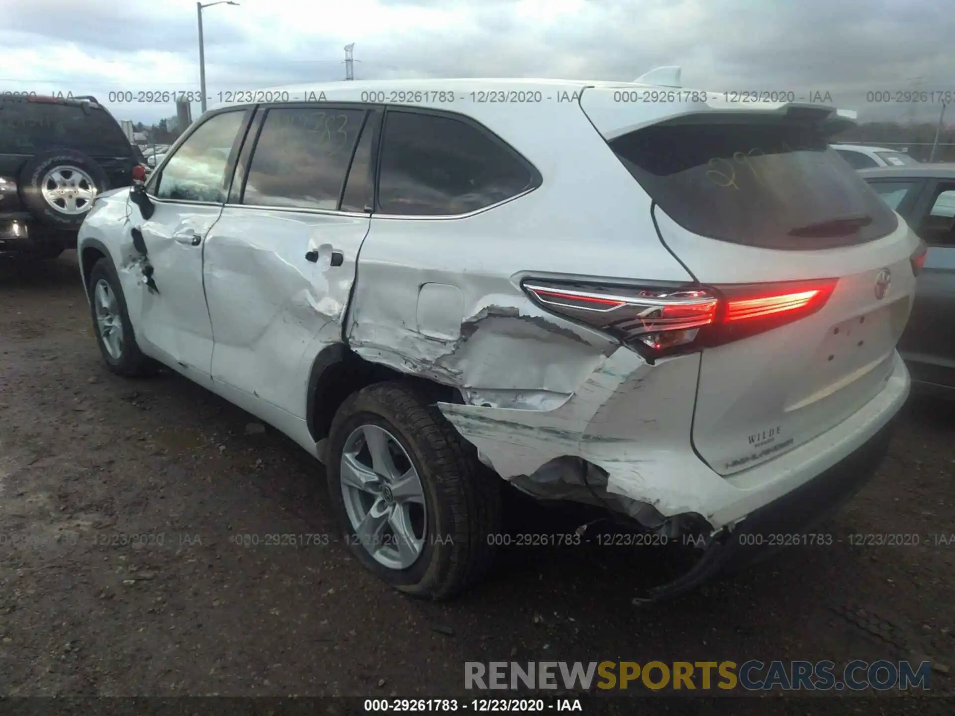 3 Photograph of a damaged car 5TDBZRBH3LS518224 TOYOTA HIGHLANDER 2020