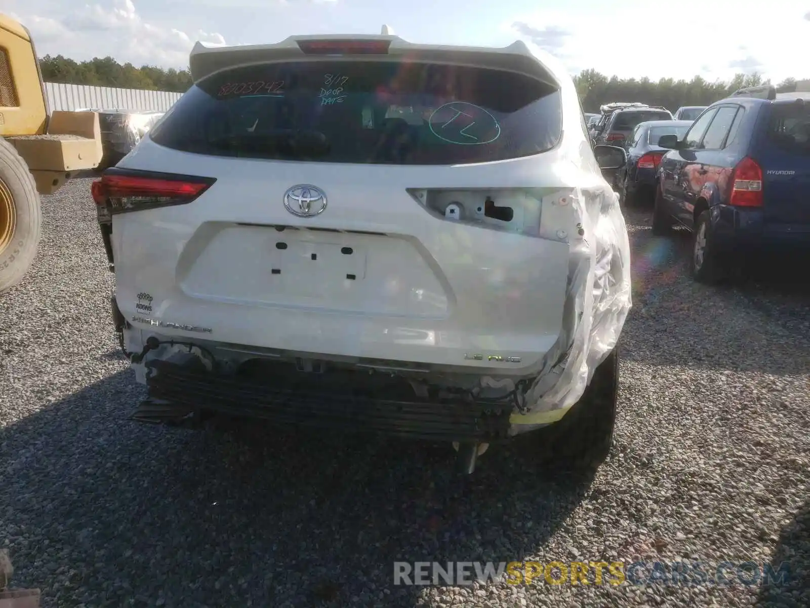 9 Photograph of a damaged car 5TDBZRBH4LS014961 TOYOTA HIGHLANDER 2020