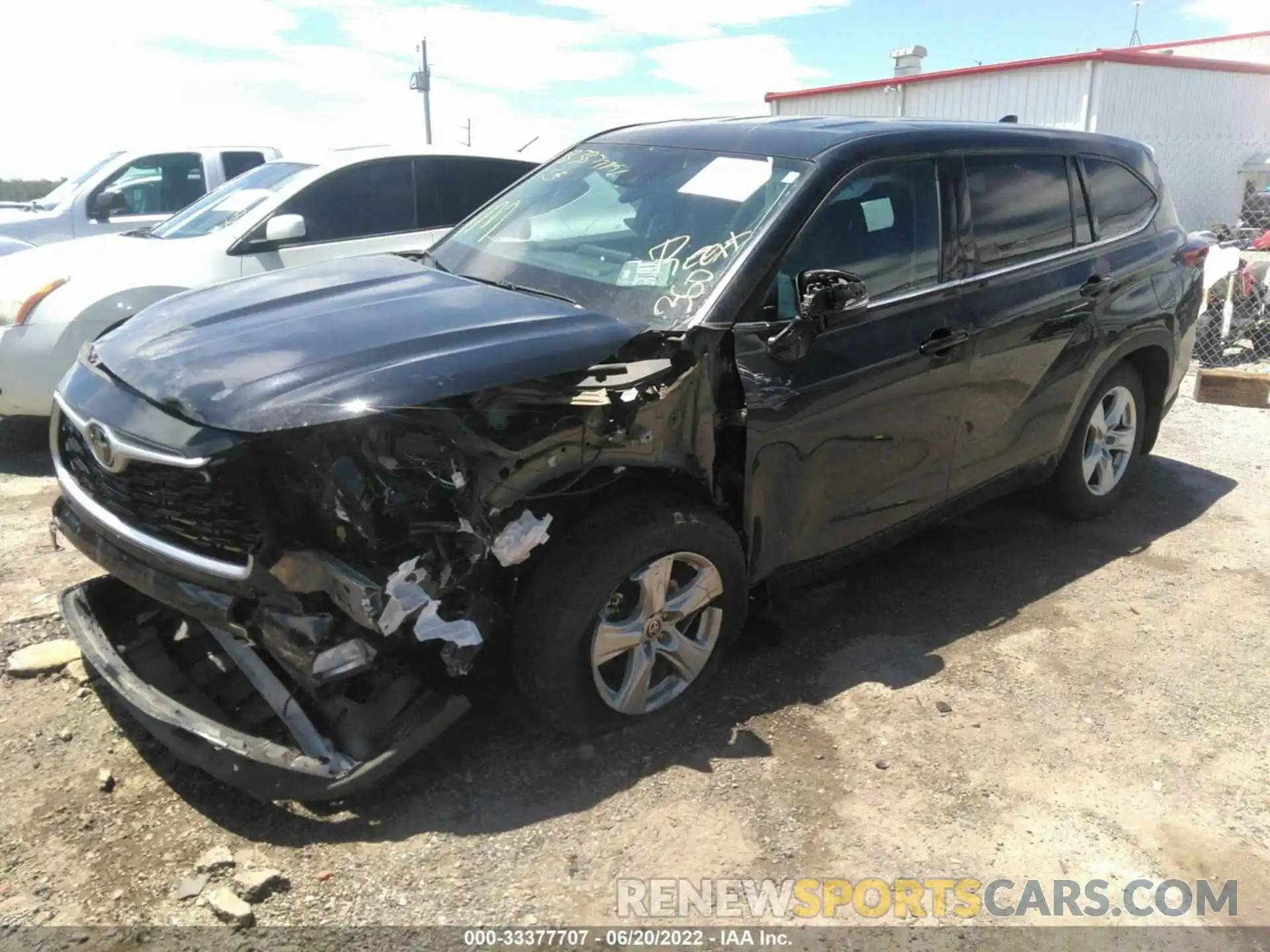 2 Photograph of a damaged car 5TDBZRBH5LS002740 TOYOTA HIGHLANDER 2020