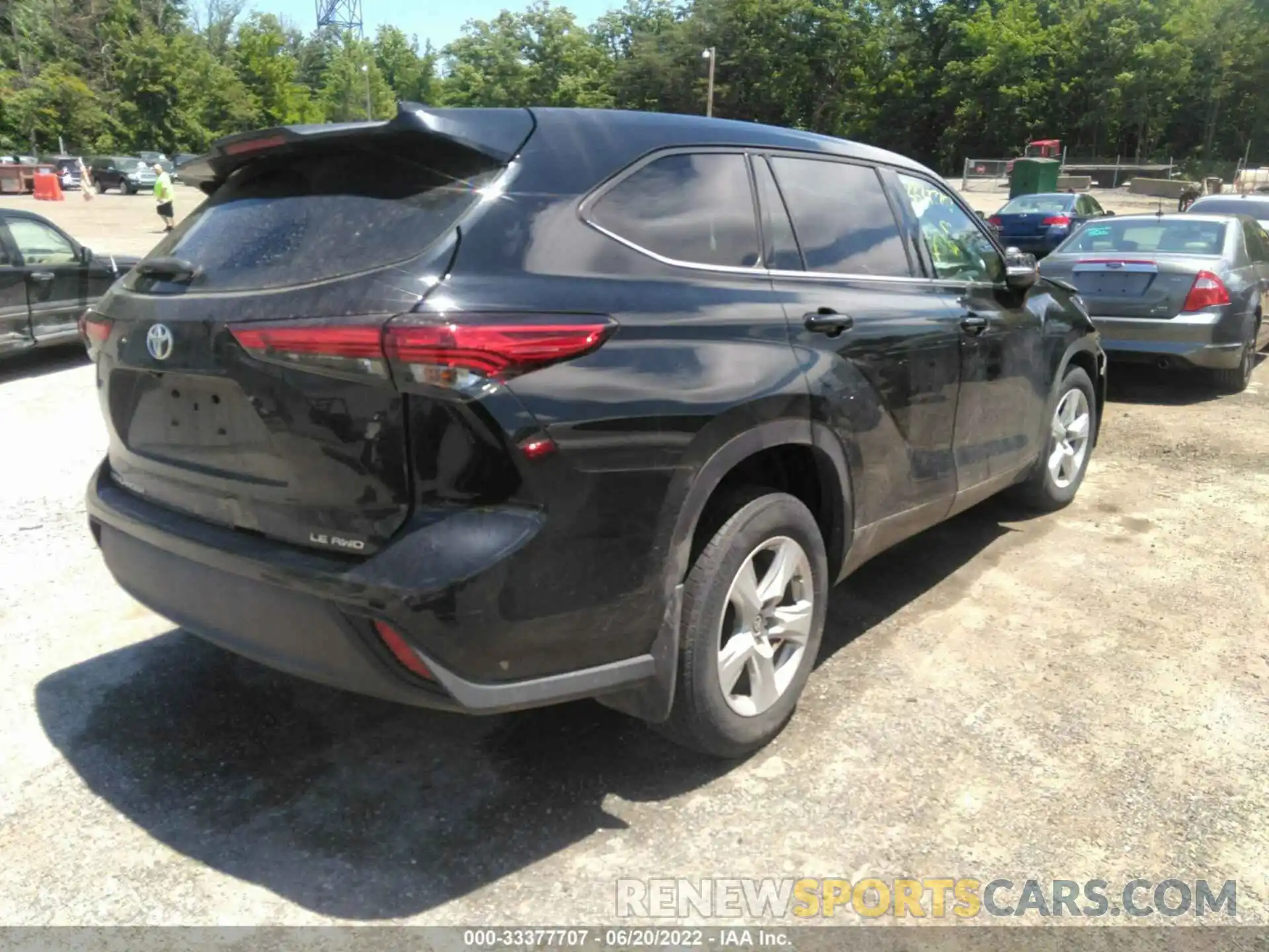 4 Photograph of a damaged car 5TDBZRBH5LS002740 TOYOTA HIGHLANDER 2020