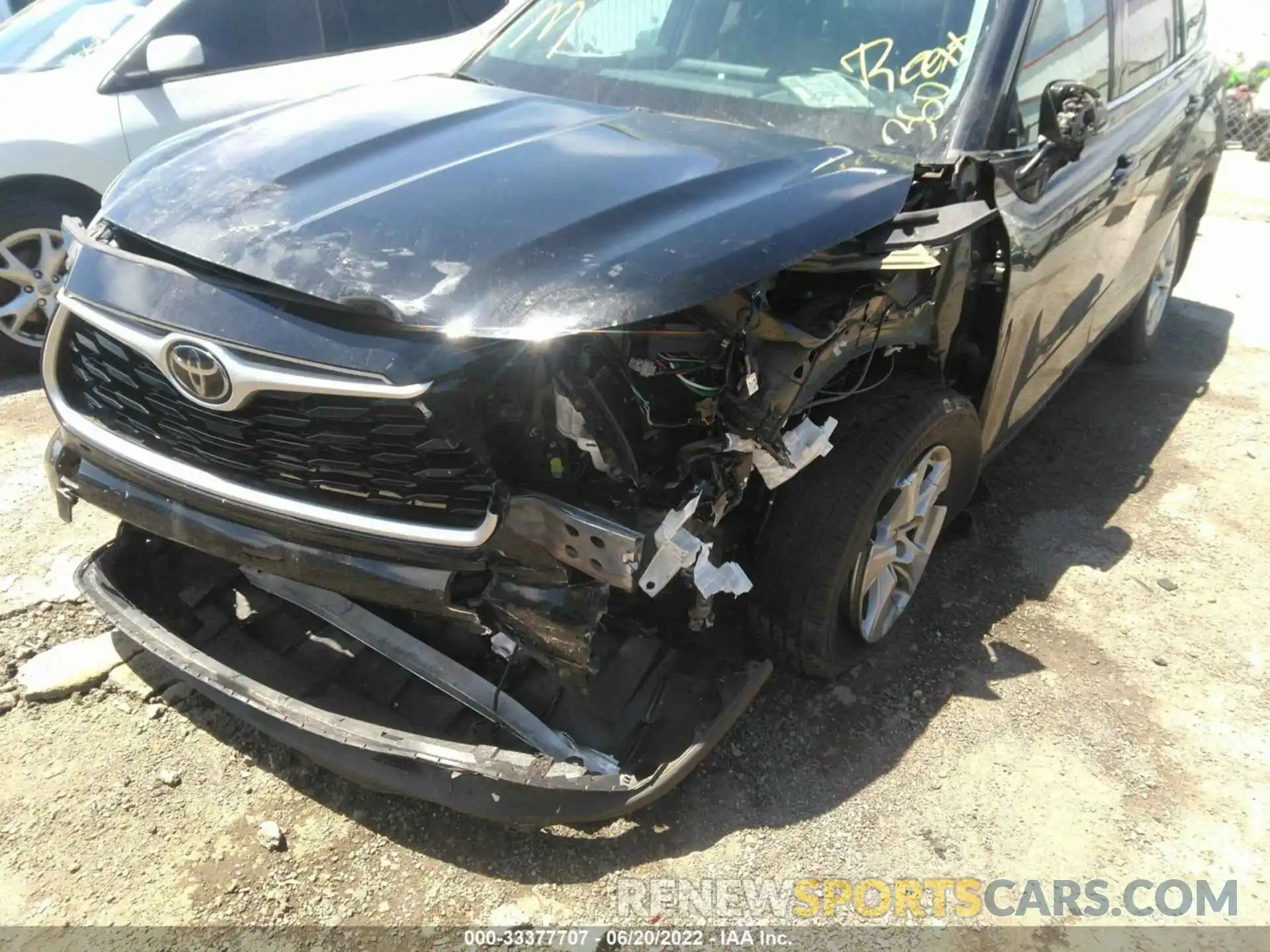 6 Photograph of a damaged car 5TDBZRBH5LS002740 TOYOTA HIGHLANDER 2020