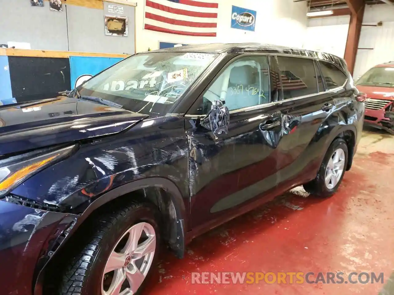 9 Photograph of a damaged car 5TDBZRBH5LS022468 TOYOTA HIGHLANDER 2020