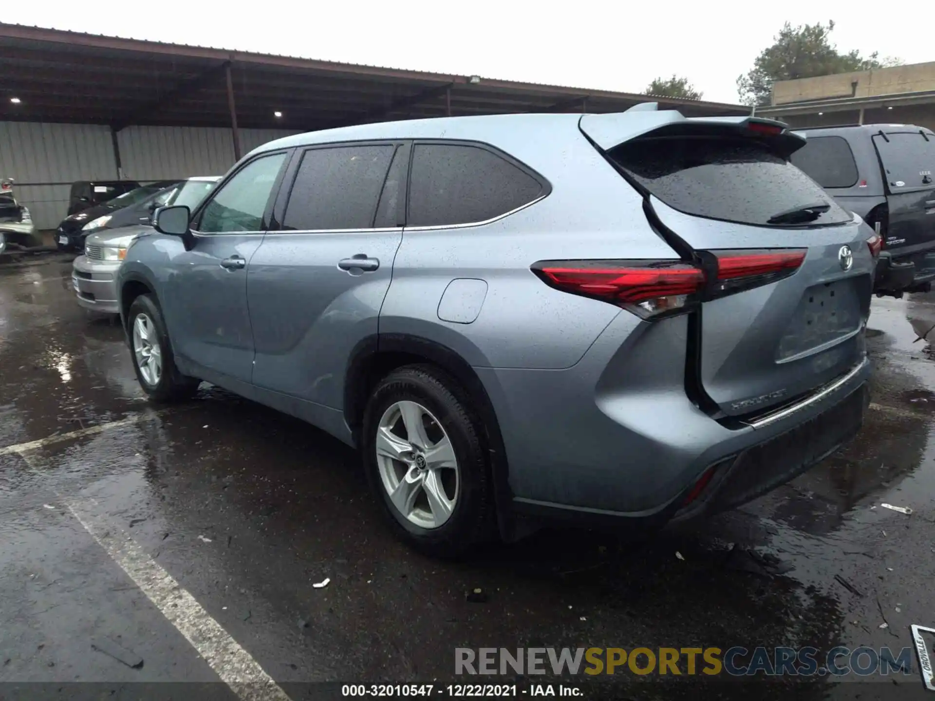 3 Photograph of a damaged car 5TDBZRBH5LS038606 TOYOTA HIGHLANDER 2020