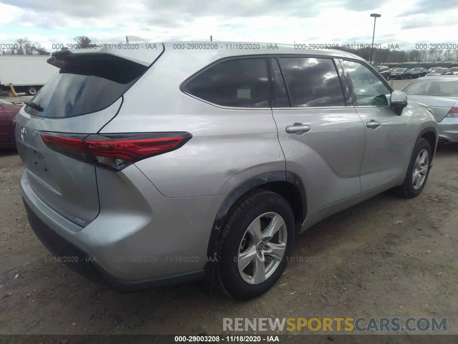 4 Photograph of a damaged car 5TDBZRBH6LS000172 TOYOTA HIGHLANDER 2020