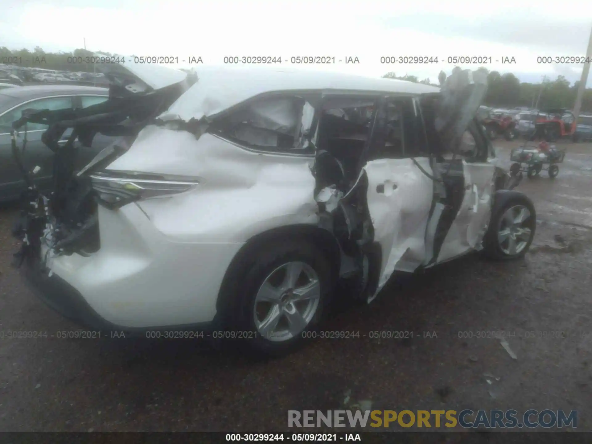 4 Photograph of a damaged car 5TDBZRBH6LS501403 TOYOTA HIGHLANDER 2020