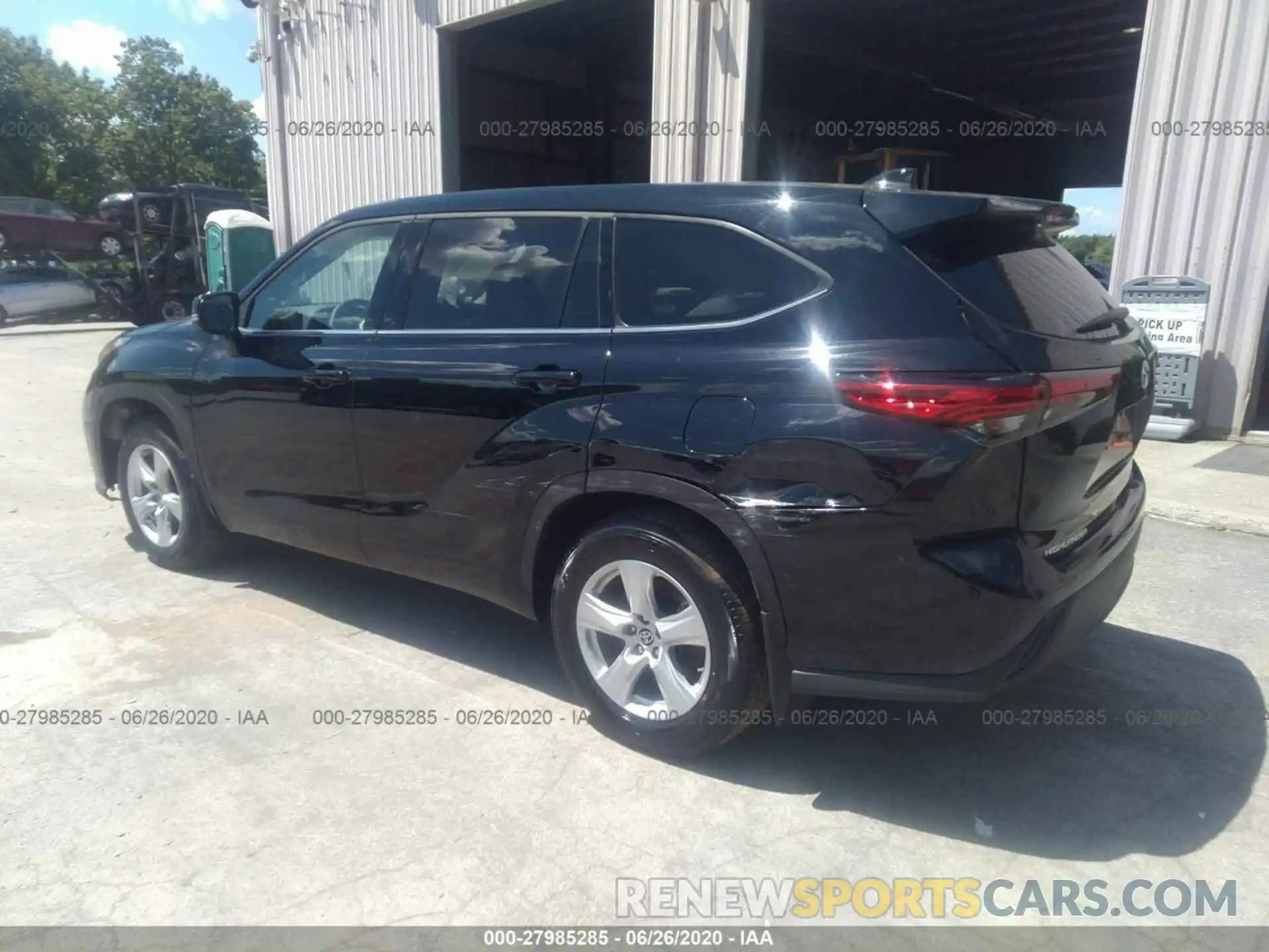 3 Photograph of a damaged car 5TDBZRBH6LS502759 TOYOTA HIGHLANDER 2020