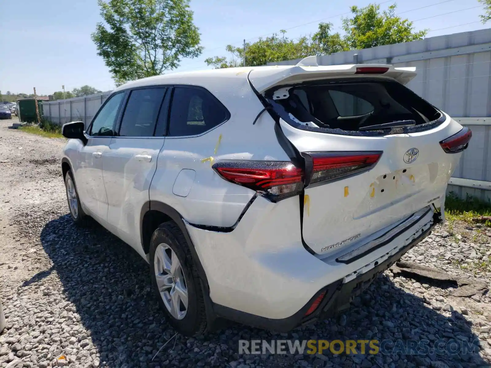 3 Photograph of a damaged car 5TDBZRBH6LS503636 TOYOTA HIGHLANDER 2020