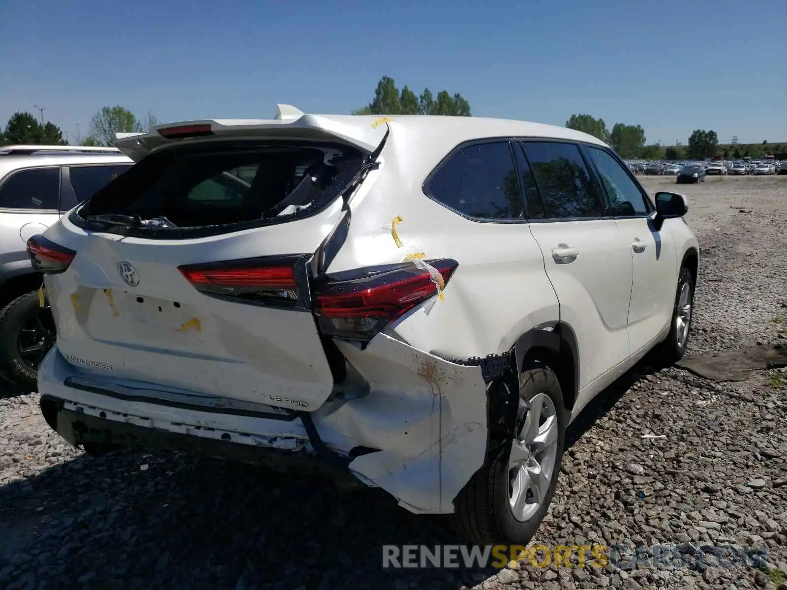 4 Photograph of a damaged car 5TDBZRBH6LS503636 TOYOTA HIGHLANDER 2020