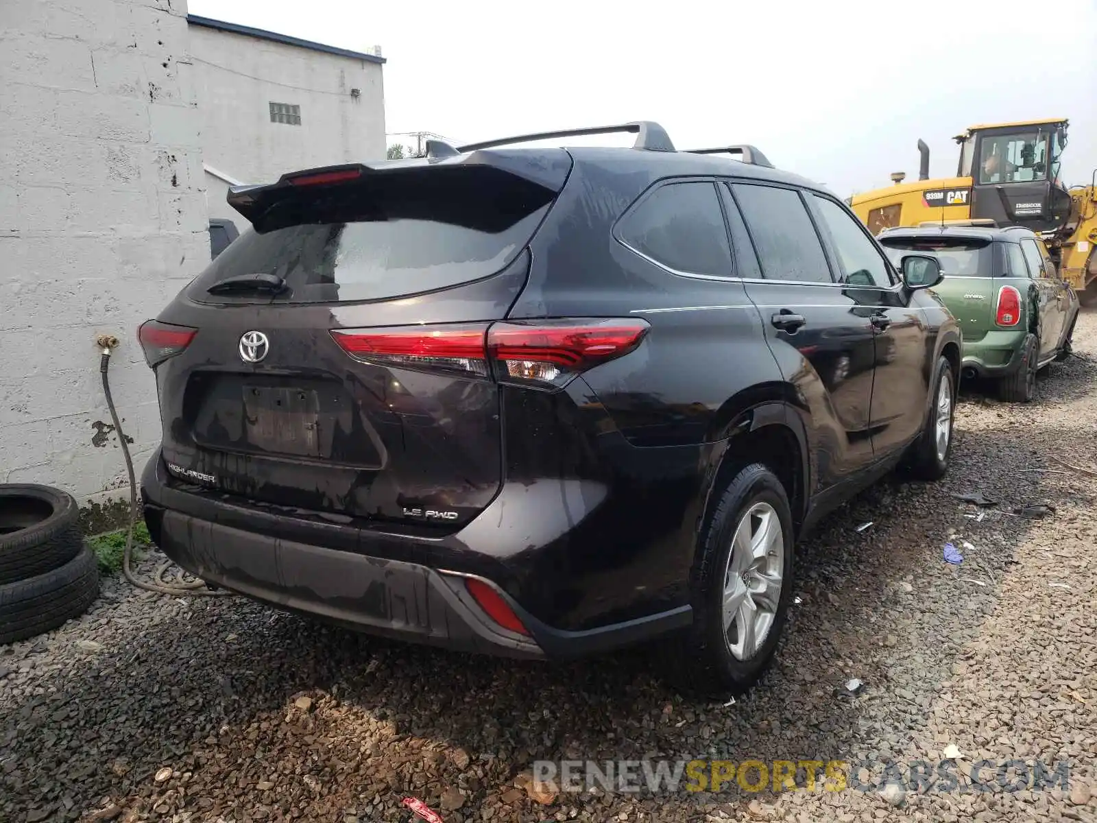 4 Photograph of a damaged car 5TDBZRBH7LS005655 TOYOTA HIGHLANDER 2020