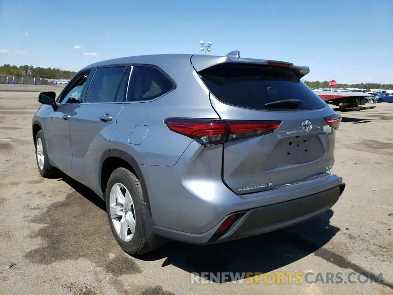 3 Photograph of a damaged car 5TDBZRBH7LS011231 TOYOTA HIGHLANDER 2020