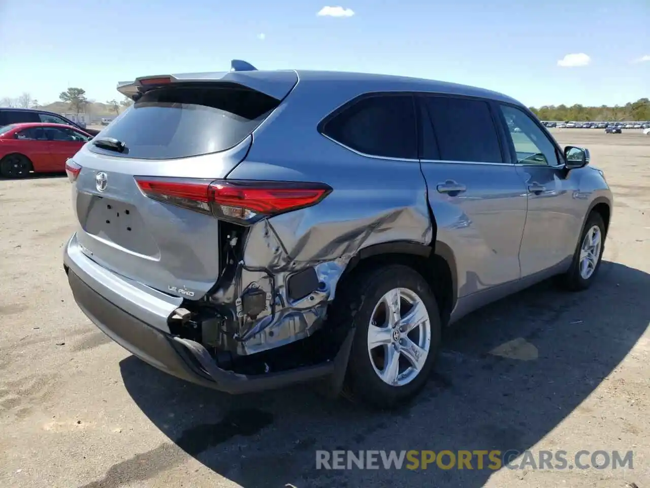 4 Photograph of a damaged car 5TDBZRBH7LS011231 TOYOTA HIGHLANDER 2020