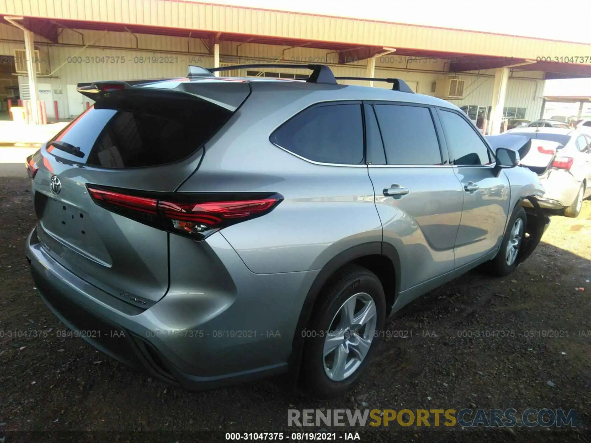 4 Photograph of a damaged car 5TDBZRBH7LS056296 TOYOTA HIGHLANDER 2020