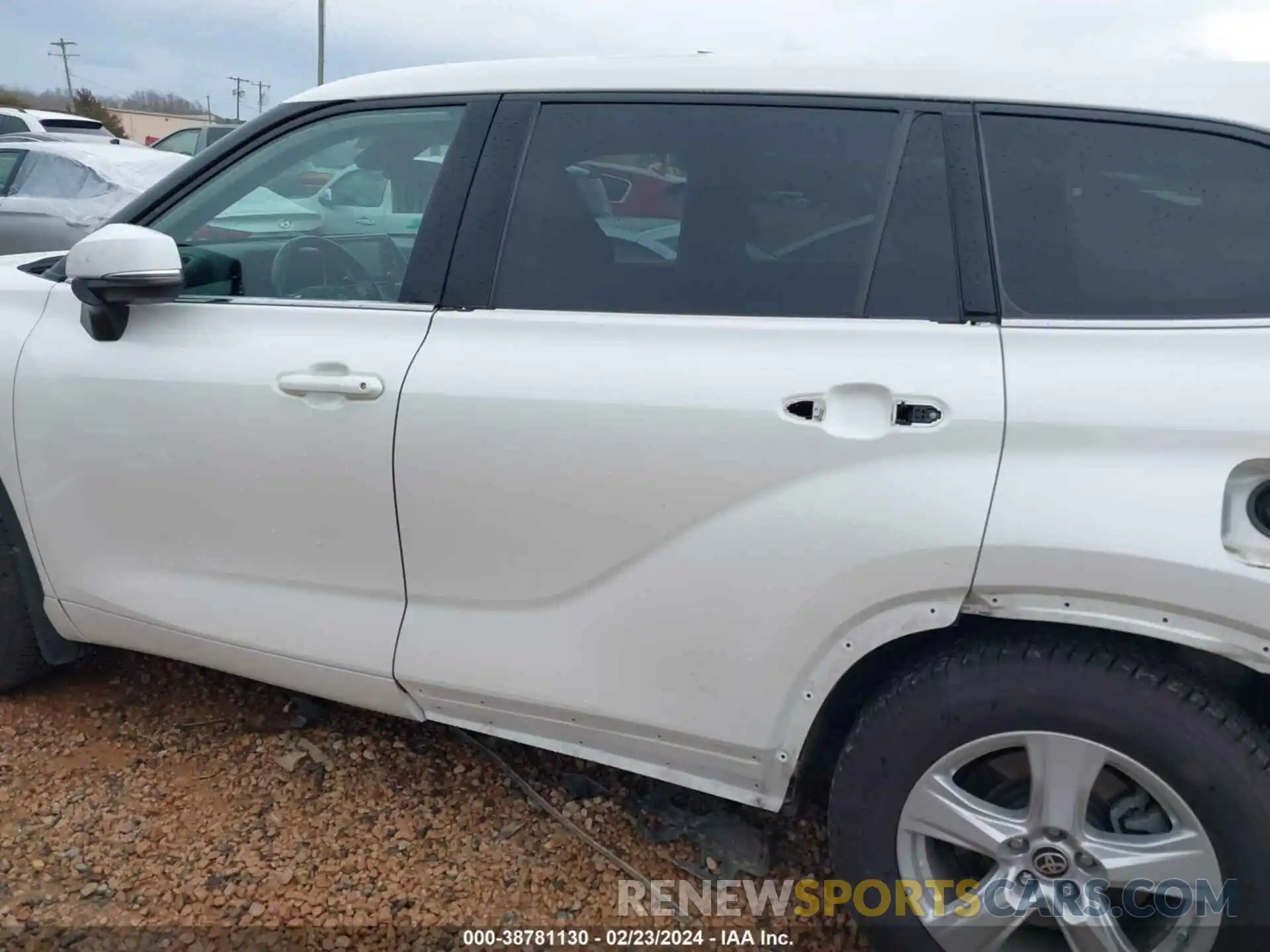 14 Photograph of a damaged car 5TDBZRBH7LS517206 TOYOTA HIGHLANDER 2020