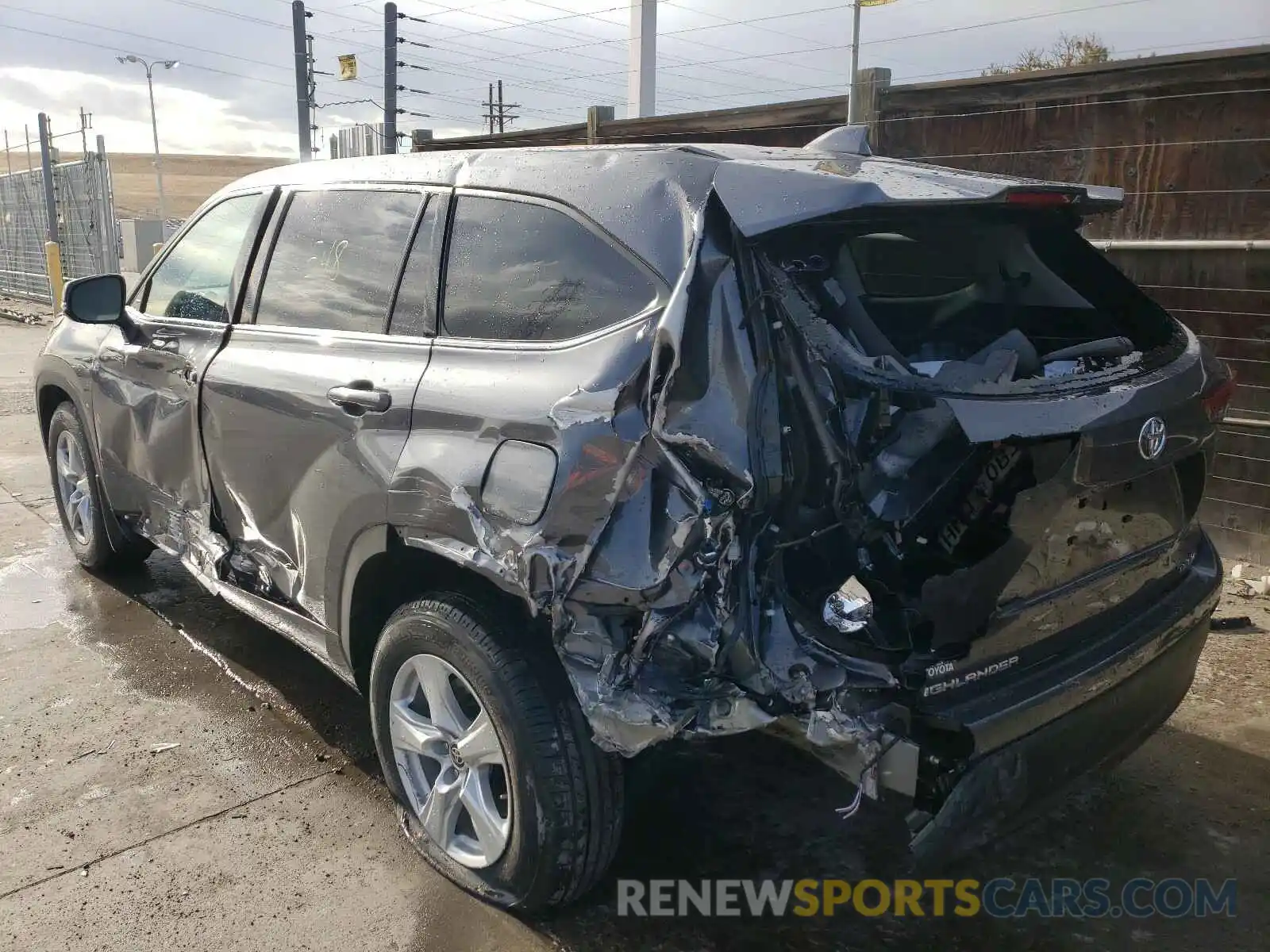 3 Photograph of a damaged car 5TDBZRBH7LS522955 TOYOTA HIGHLANDER 2020