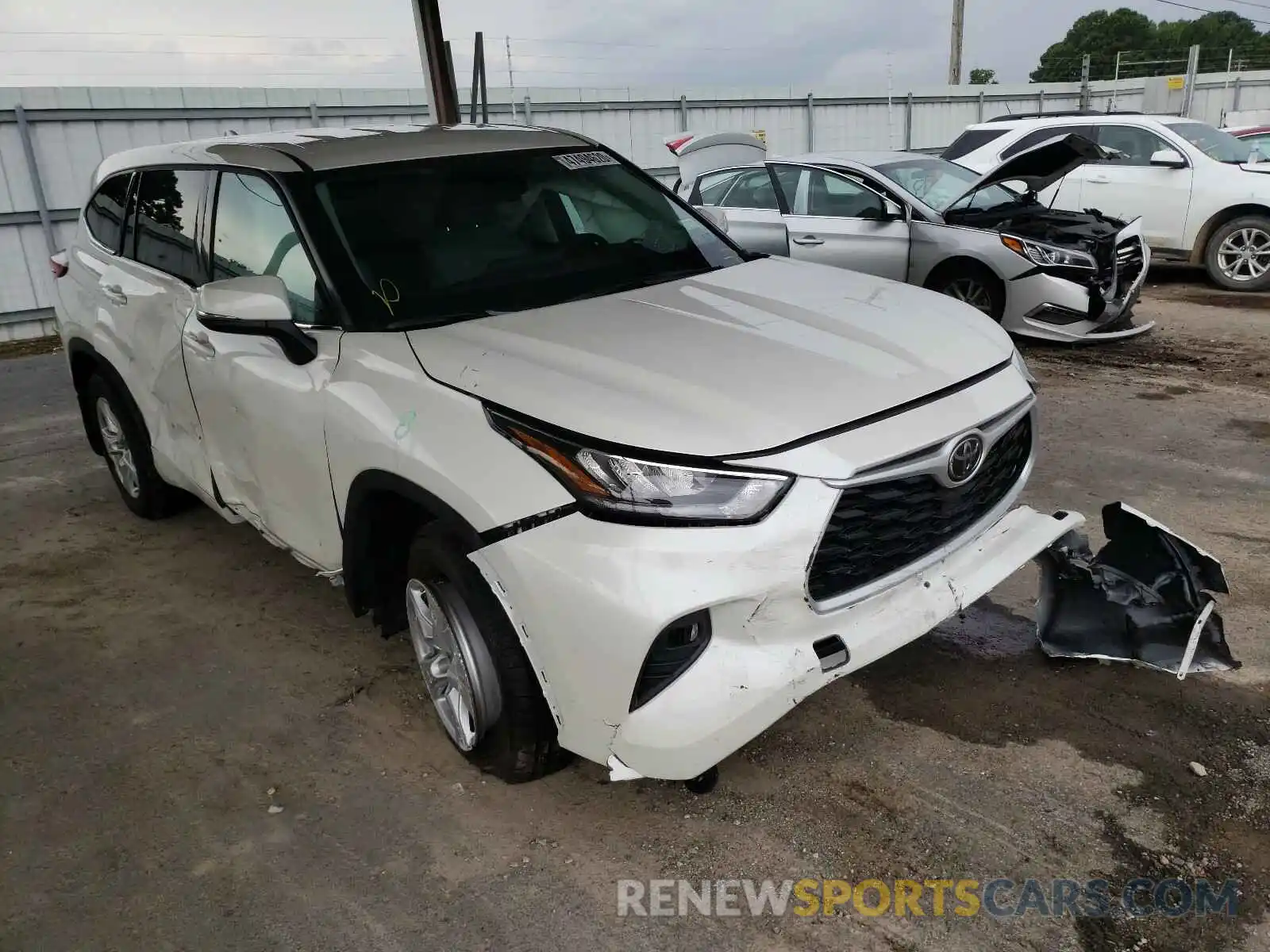 1 Photograph of a damaged car 5TDBZRBH8LS015983 TOYOTA HIGHLANDER 2020