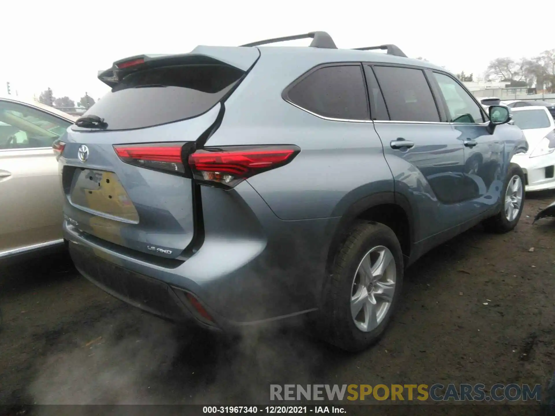 4 Photograph of a damaged car 5TDBZRBH8LS045971 TOYOTA HIGHLANDER 2020