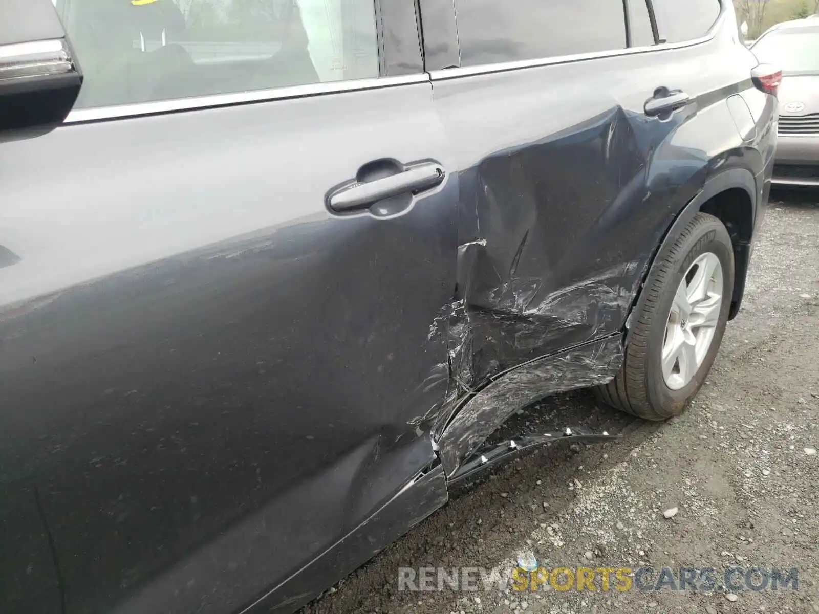 9 Photograph of a damaged car 5TDBZRBH8LS050538 TOYOTA HIGHLANDER 2020