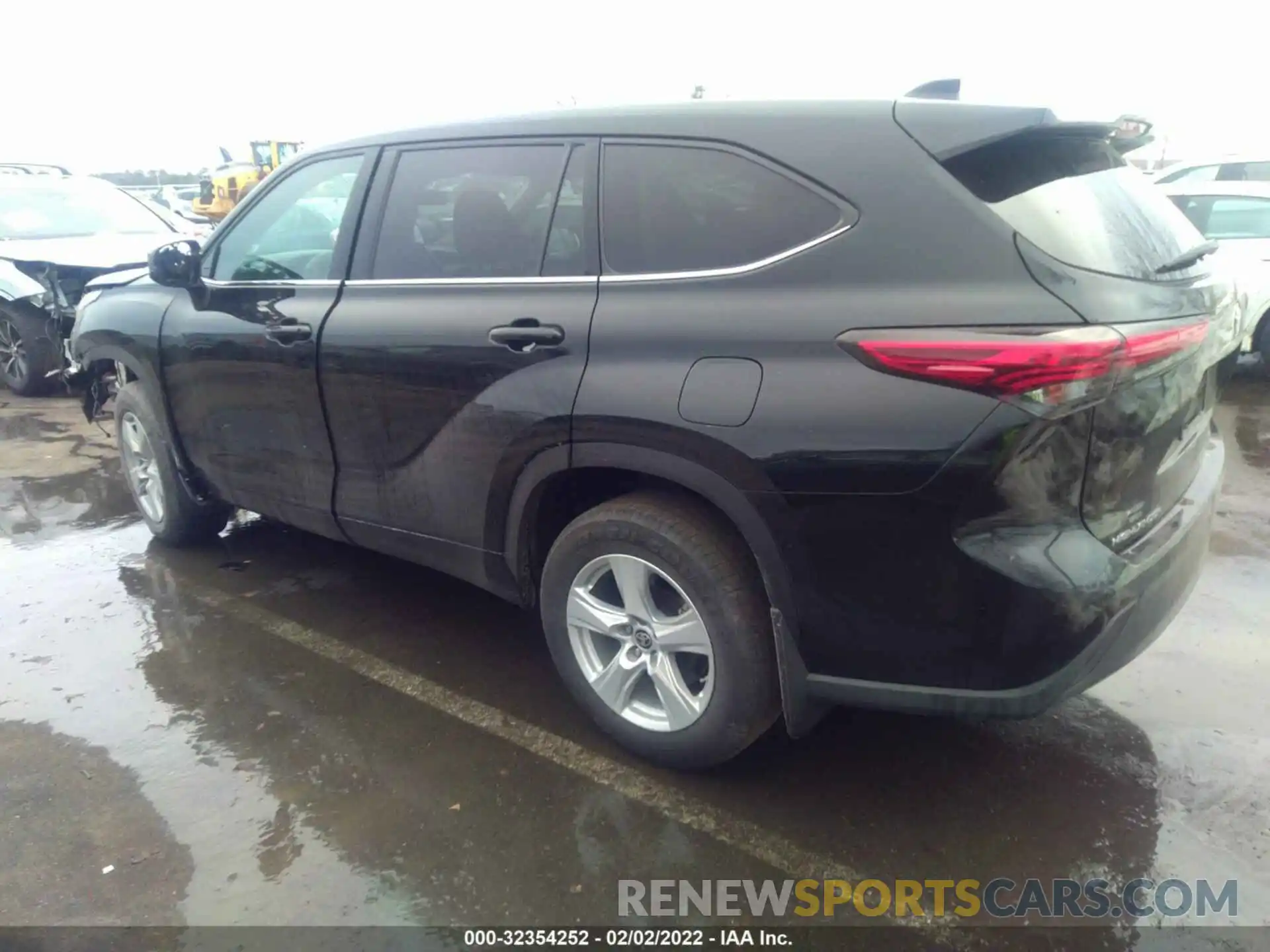 3 Photograph of a damaged car 5TDBZRBH8LS510054 TOYOTA HIGHLANDER 2020